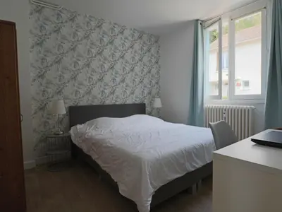 Un ou plusieurs lits dans un hébergement de l'établissement Appartement Les Agapanthes, 3*, 5 pers, Jardin clos, Conciergerie - FR-1-858-26