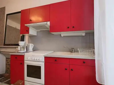Cuisine ou kitchenette dans l'établissement Studio Les Coquelicots n°1 avec Wi-Fi - La Bourboule - FR-1-858-20