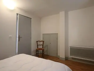 Un ou plusieurs lits dans un hébergement de l'établissement Duplex cosy au cœur de La Bourboule, jusqu'à 6 personnes - FR-1-858-32