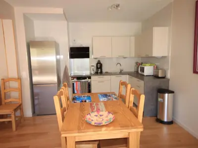 Cuisine ou kitchenette dans l'établissement Chalet Montagne avec Terrasse et Parking - FR-1-858-29
