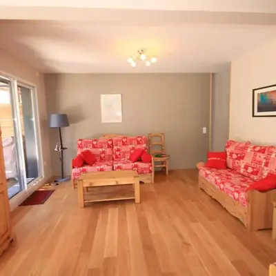 Chalet Montagne avec Terrasse et Parking - FR-1-858-29