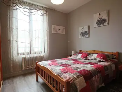 Un ou plusieurs lits dans un hébergement de l'établissement Appartement 3* pour 6 pers, calme, proche thermes - FR-1-858-30