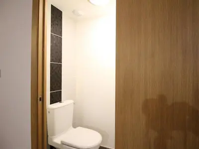 Salle de bains dans l'établissement Beau F3 avec parking et animaux acceptés, proche Thermes - FR-1-415-165