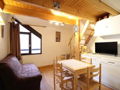 Cuisine ou kitchenette dans l'établissement Appartement F2 Bis Près des Pistes Pour 5 Personnes - FR-1-415-172