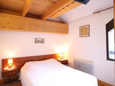 Un ou plusieurs lits dans un hébergement de l'établissement Appartement F2 Bis Près des Pistes Pour 5 Personnes - FR-1-415-172