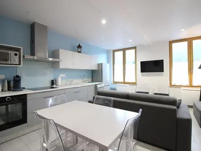 Cuisine ou kitchenette dans l'établissement Confortable F2 avec parking privé et Wi-Fi, 4 couchages - FR-1-415-163