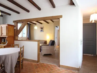 Coin salon dans l'établissement Mont-Dore : Appartement F3 50m², 2 chambres, dès 475€/sem - FR-1-415-185