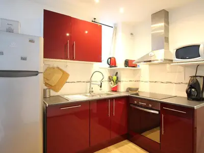 Cuisine ou kitchenette dans l'établissement Appartement F4 au 2ème étage, proche centre, WIFI, 6 couchages - FR-1-415-191