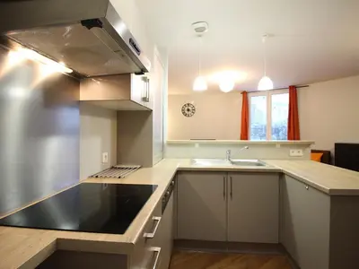 Cuisine ou kitchenette dans l'établissement Bel appartement F3, 7 couchages, proche des Thermes du Mont Dore - FR-1-415-190