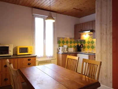 Cuisine ou kitchenette dans l'établissement Mont-Dore: F3 40m², Parking, 4 Pers, Près Thermes - FR-1-415-197