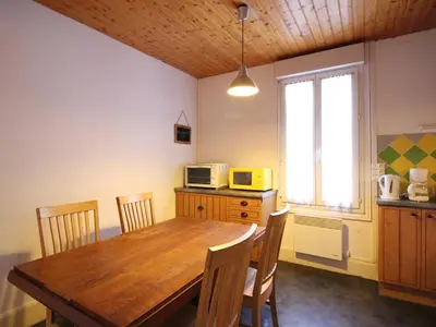 Cuisine ou kitchenette dans l'établissement Mont-Dore: F3 40m², Parking, 4 Pers, Près Thermes - FR-1-415-197