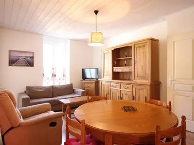 Télévision ou salle de divertissement dans l'établissement Appartement 55m² centre Mont-Dore, 2 chambres, parking, animaux admis - FR-1-415-194