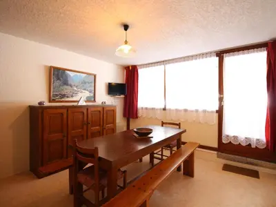 Télévision ou salle de divertissement dans l'établissement F2 au pied des pistes avec parking et balcon - 6 pers. - FR-1-415-199