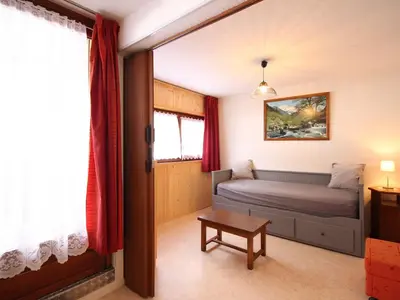 Coin salon dans l'établissement F2 au pied des pistes avec parking et balcon - 6 pers. - FR-1-415-199