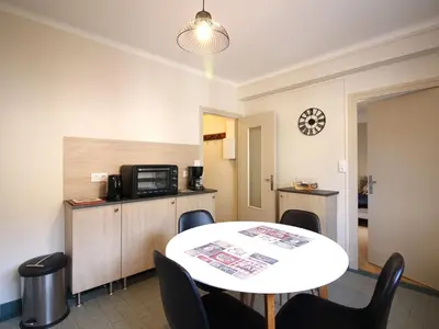 Cuisine ou kitchenette dans l'établissement Appartement T1 confortable au Mont-Dore - FR-1-415-203