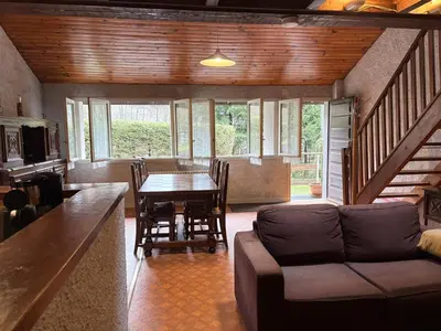 Coin salon dans l'établissement Maison Usclade Murat-le-Quaire