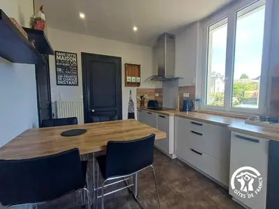 Cuisine ou kitchenette dans l'établissement La Maison d'à côté