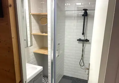 Salle de bains dans l'établissement Agréable appartement au coeur du Mont-dore