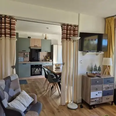Charmant T2 rénové avec balcon au Lioran - FR-1-787-135