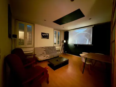 Coin salon dans l'établissement Appartement 4 spacieux Av Georges Dumas - DABNB