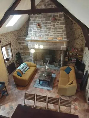 Coin salon dans l'établissement Gîte familial le Puy des Druides