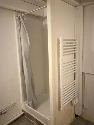 Salle de bains dans l'établissement Appartement triple dans le centre de Limoges
