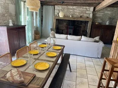 Coin salon dans l'établissement La Villa Enjoy a Lot - Maison de Campagne dans le