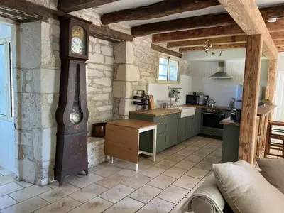 Cuisine ou kitchenette dans l'établissement La Villa Enjoy a Lot - Maison de Campagne dans le