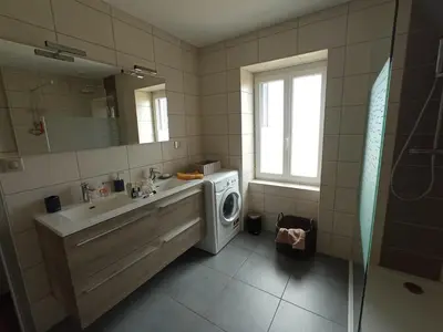 Cuisine ou kitchenette dans l'établissement Entre Dômes et Sancy - Le moderne