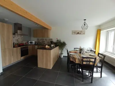 Cuisine ou kitchenette dans l'établissement Entre Dômes et Sancy - Le moderne