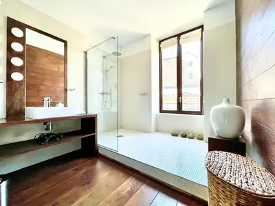 Salle de bains dans l'établissement La Villa Fleury - L'Ebene