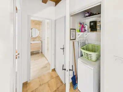 Cuisine ou kitchenette dans l'établissement Gîte pour 12 avec terrasse et piscine partagée