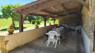 Plan de l'établissement Gîte pour 12 avec terrasse et piscine partagée