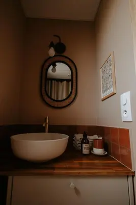 Salle de bains dans l'établissement Aux Choses Simples