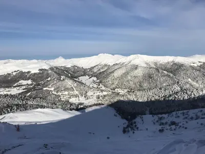 Vue générale sur la montagne ou vue sur la montagne depuis l'appartement