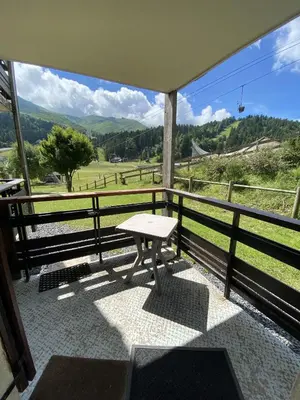 Vue générale sur la montagne ou vue sur la montagne depuis l'appartement