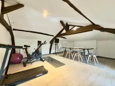 Salle ou équipements de sports de l'établissement Studio 0 - Cinema Sport Parking - DABNB