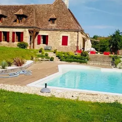 Charmante maison à Hautefort avec piscine privée