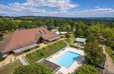 Piscine de l'établissement Camping O'Aka ou située à proximité