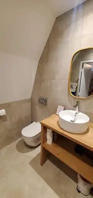Salle de bains dans l'établissement Maison d'exception au Longeard