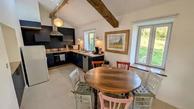 Cuisine ou kitchenette dans l'établissement L'ancienne fermette