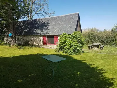 Jardin de l'établissement Gîte - Four à pain au cœur des volcans