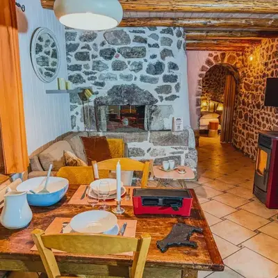 Gîte - Four à pain au cœur des volcans