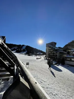 Vue générale sur la montagne ou vue sur la montagne depuis l'appartement