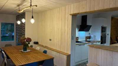 Cuisine ou kitchenette dans l'établissement Gite Les Pivoines