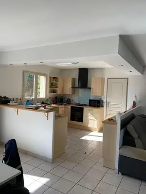 Cuisine ou kitchenette dans l'établissement Chambre de maison de campagne