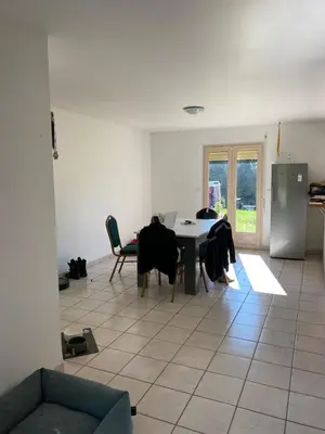 Cuisine ou kitchenette dans l'établissement Chambre de maison de campagne