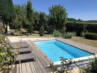 Piscine de l'établissement detached house, garden and private pool ou située à proximité