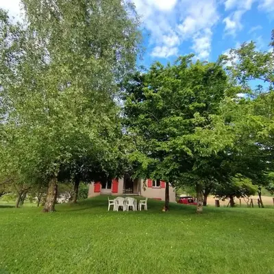 Maison individuelle avec terrain arboré