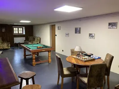 Billard dans l'établissement Maison Auvergnate Le repaire des Milans